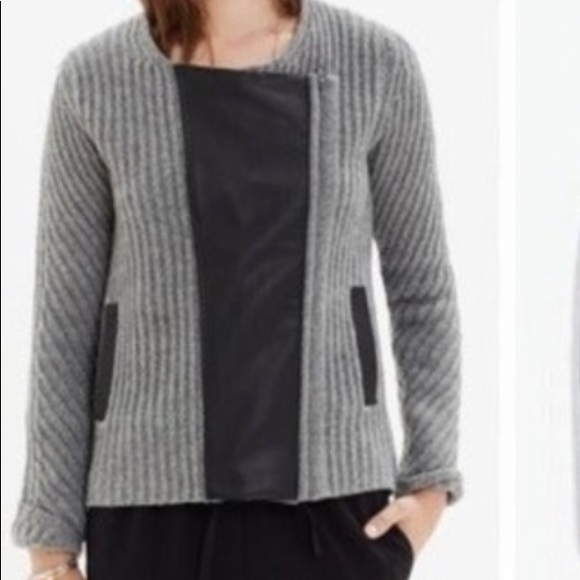Madewell Sweaters - Madewell Cardigan 100% Merino Wool in Navy XS.